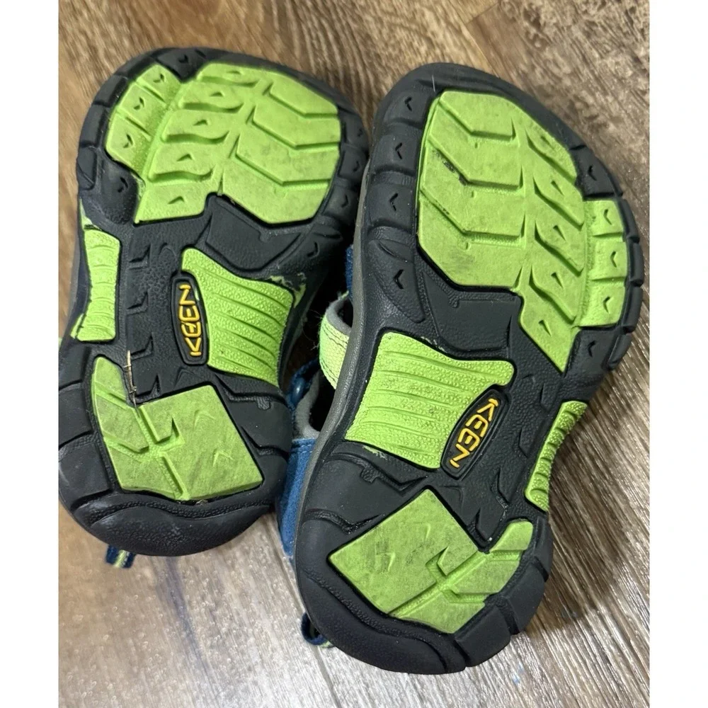 KEEN Newport H2 Toddler Size 9 Boys Unisex Sandals Green/Blue Toe Bumper